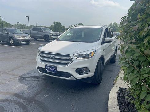 Used 2017 Ford Escape Titanium FWD image 3