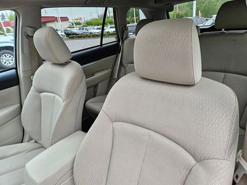 Used 2011 Subaru Outback 2.5i Premium AWD/4WD image 16