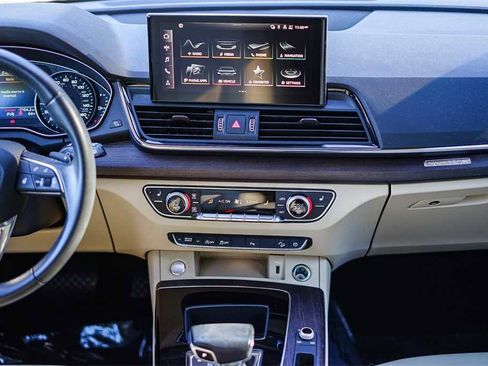 Used 2022 Audi Q5 2.0T Premium w/ Convenience Package image 13