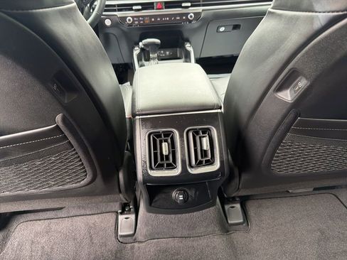 Used 2025 Kia Sorento S image 22