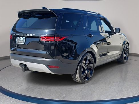 New 2025 Land Rover Discovery S image 5