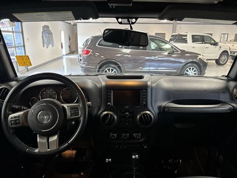 Used 2018 Jeep Wrangler Unlimited Sport AWD/4WD image 14