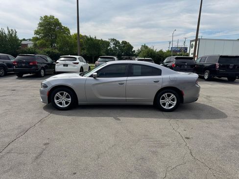 Used 2018 Dodge Charger SXT RWD image 6