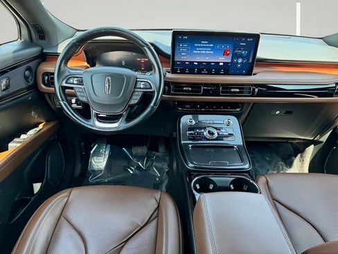 Used 2022 Lincoln Nautilus Reserve w/ Equipment Group 201A image 5