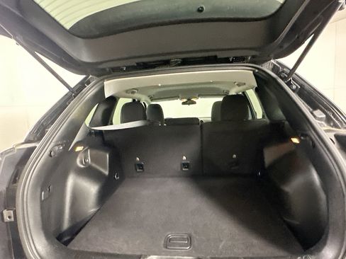 Used 2019 Jeep Cherokee Latitude w/ Popular Appearance Group image 27