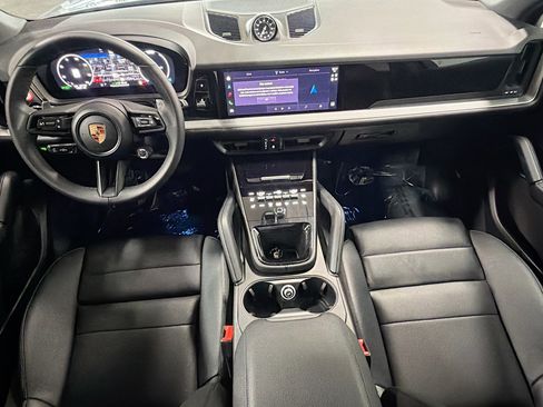 Certified 2026 Porsche Cayenne E-Hybrid AWD/4WD image 16