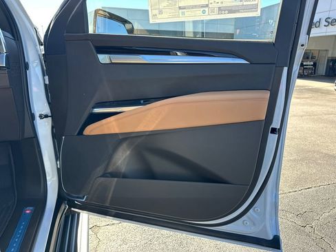 New 2026 Cadillac Escalade ESV Luxury w/ Touring Package image 14