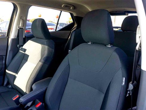 New 2025 Nissan Kicks Play S image 8