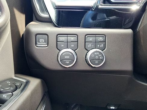 New 2026 GMC Sierra 1500 SLT image 19