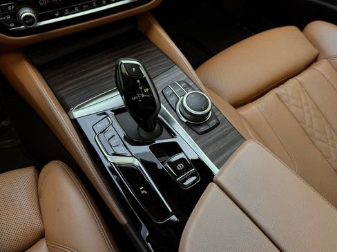 Used 2022 BMW 530i w/ M Sport Package RWD image 59