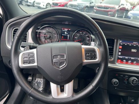Used 2014 Dodge Charger SXT Plus image 29