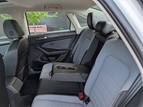 Used 2025 Volkswagen Jetta SE w/ Sunroof Package FWD image 22