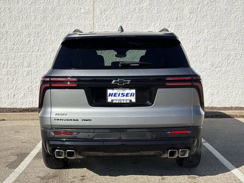 Certified 2026 Chevrolet Traverse LT w/ Midnight/Sport Edition image 12