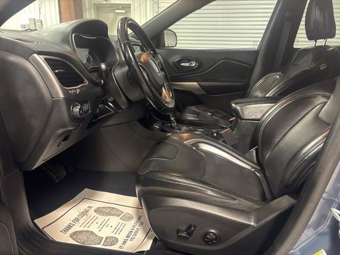 Used 2021 Jeep Cherokee Latitude Lux 80th Anniv w/ Quick Order Package 26U 80TH image 17