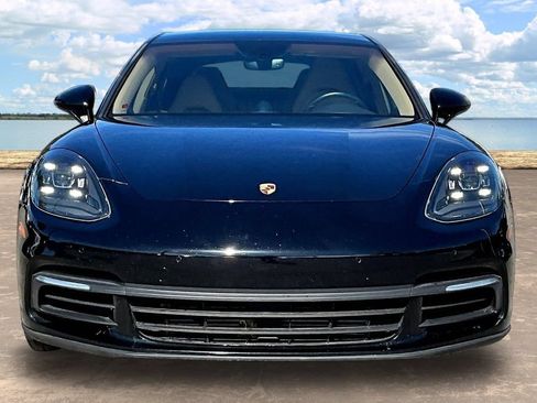 Used 2019 Porsche Panamera RWD image 2