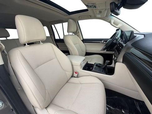 Used 2022 Lexus GX 460 Premium AWD/4WD image 16