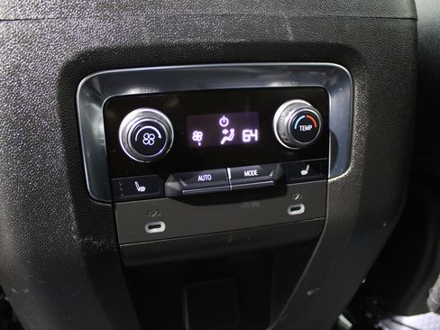 Used 2022 Chevrolet Suburban RST w/ Luxury Package image 23