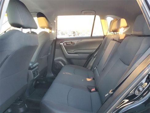 Used 2022 Toyota RAV4 LE image 23