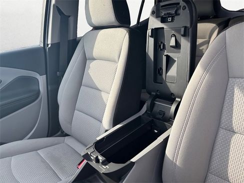 Used 2024 GMC Terrain SLE image 16