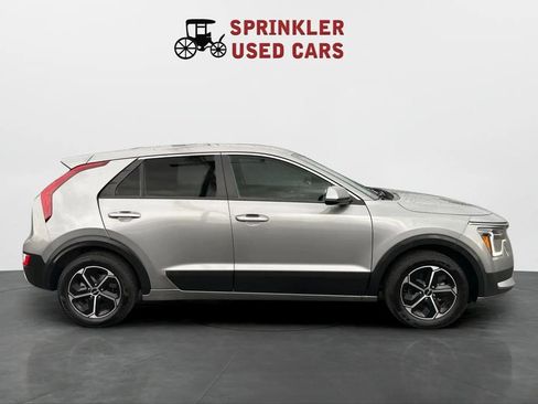 Used 2023 Kia Niro LX FWD image 3