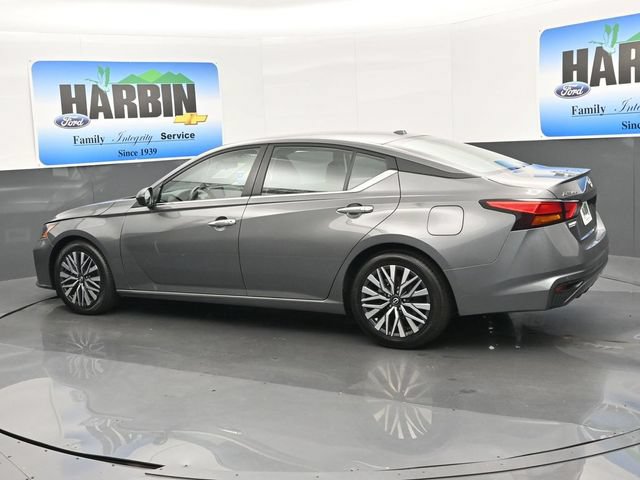 Used 2025 Nissan Altima 2.5 SV FWD image 3