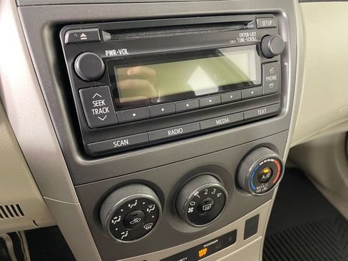 Used 2012 Toyota Corolla LE FWD image 8
