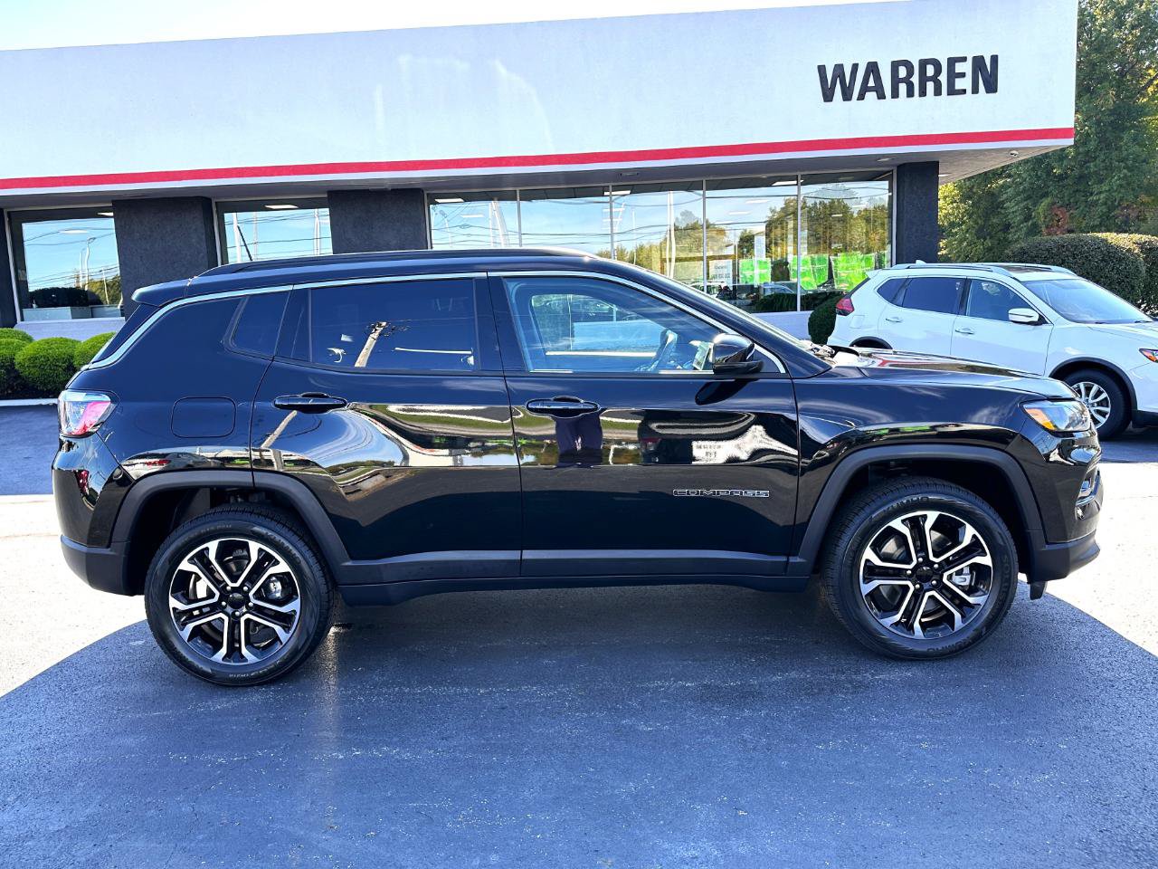 Used 2023 Jeep Compass Limited w/ Sun and Sound Group AWD/4WD image 16