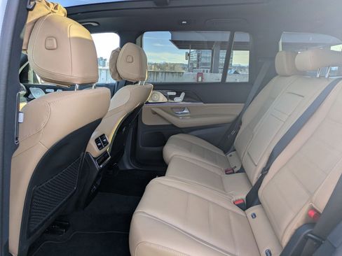 Used 2026 Mercedes-Benz GLS 450 4MATIC image 24