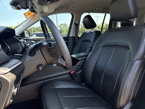 Used 2023 Jeep Grand Cherokee Limited w/ Luxury Tech Group II RWD image 15