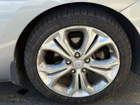 Used 2015 Hyundai Elantra GT w/ Option Group 02 image 14