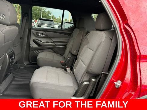 Used 2023 Chevrolet Traverse LT FWD image 15