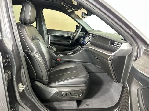 Used 2024 Jeep Grand Cherokee Limited 4xe image 28