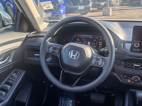 Certified 2025 Honda Accord SE image 18