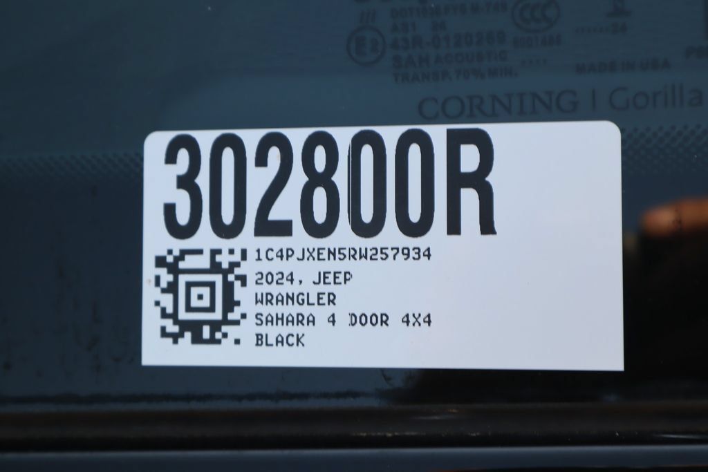 Used 2024 Jeep Wrangler Unlimited Sahara AWD/4WD image 40