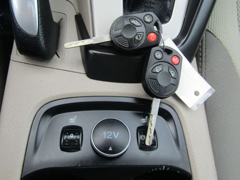 Used 2013 Ford Focus SE w/ SE Winter Pkg FWD image 29