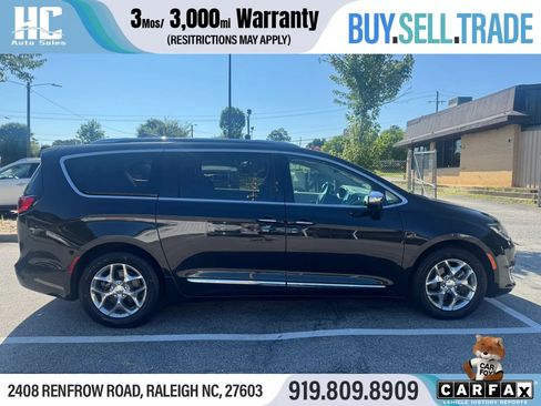 Used 2017 Chrysler Pacifica Limited FWD image 6
