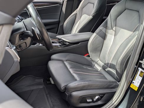 Used 2022 BMW 530i 530i w/ M Sport Package image 18