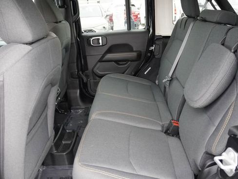 Certified 2025 Jeep Wrangler Unlimited Sahara w/ Safety Group image 17