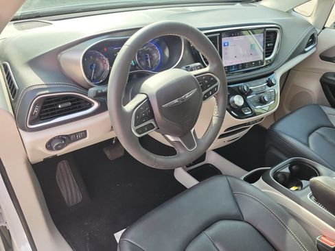Used 2024 Chrysler Pacifica Touring-L w/ Road Tripper Package FWD image 14
