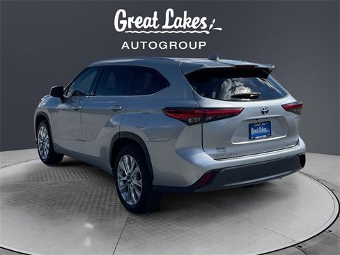 Used 2022 Toyota Highlander Limited image 3