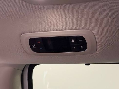 Used 2024 Chrysler Pacifica Touring-L FWD image 29