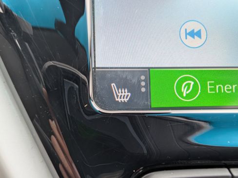 Used 2020 Chevrolet Bolt Premier w/ Infotainment Package image 31