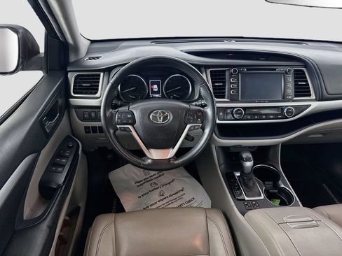 Used 2017 Toyota Highlander XLE FWD image 15