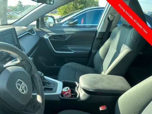 Used 2022 Toyota RAV4 LE FWD image 9