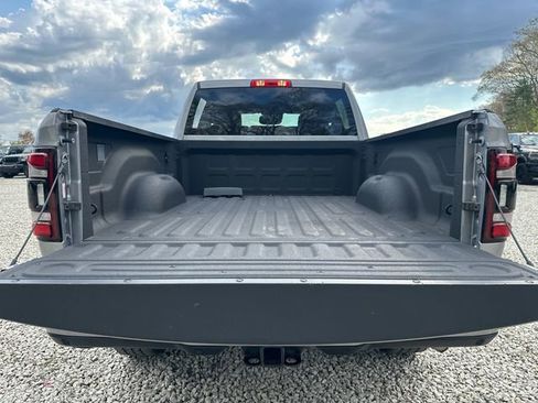 Used 2024 RAM 2500 Big Horn w/ Night Edition AWD/4WD image 15