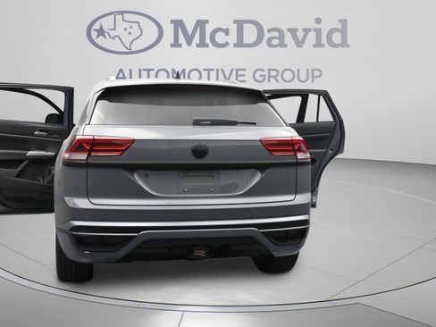 Used 2020 Volkswagen Atlas Cross Sport SEL R-Line FWD image 44