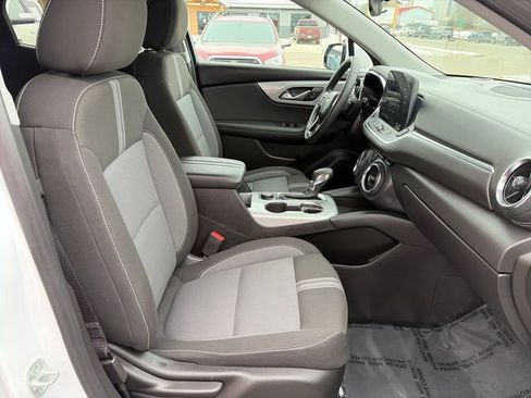 Used 2025 Chevrolet Blazer LT AWD/4WD image 23