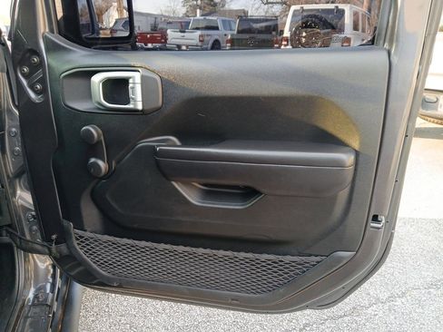 Used 2020 Jeep Wrangler Unlimited Sport image 15