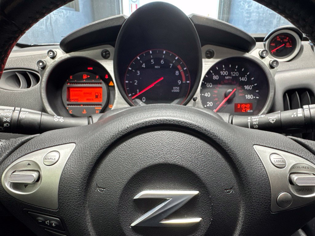 Used 2018 Nissan 370Z Coupe RWD image 11