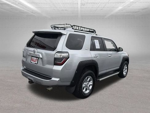 Used 2018 Toyota 4Runner SR5 AWD/4WD image 13